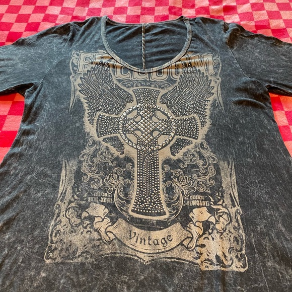 Gray and cream FREEDOM Tombstone AZ short sleeve high low shirt - Picture 4 of 11